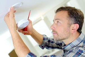 Installing a smoke alarm & carbon monoxide detector